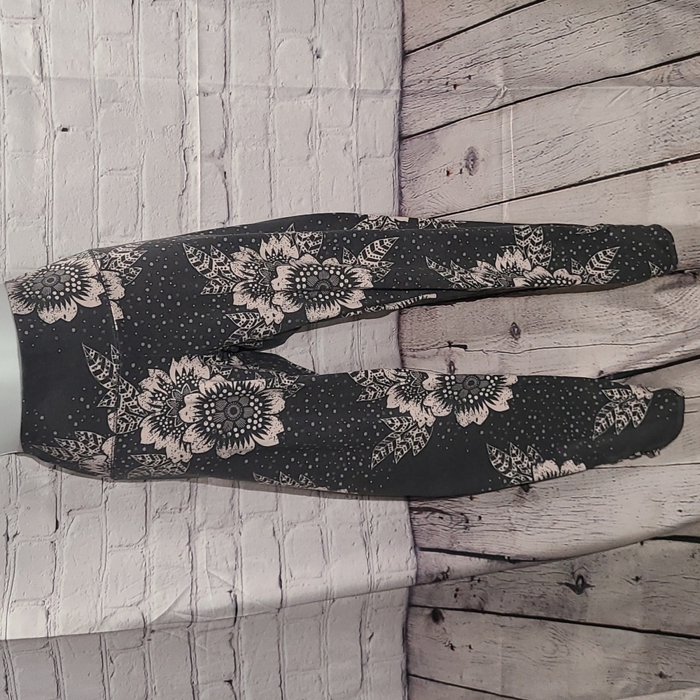 Soft leggings with floral print